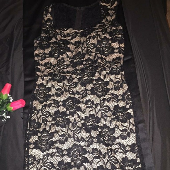 Black lace & beige dress - Picture 2 of 8